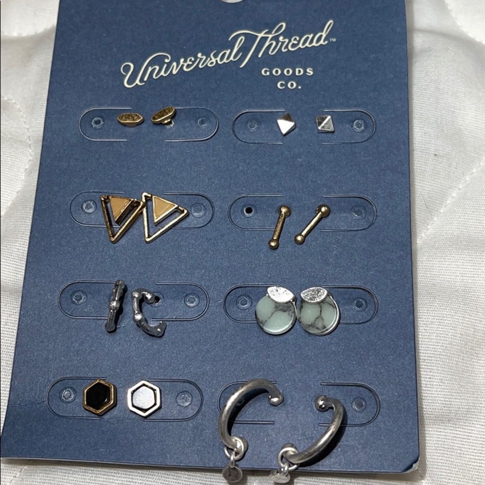 🌸 - Earrings Universal Thread Semi precious